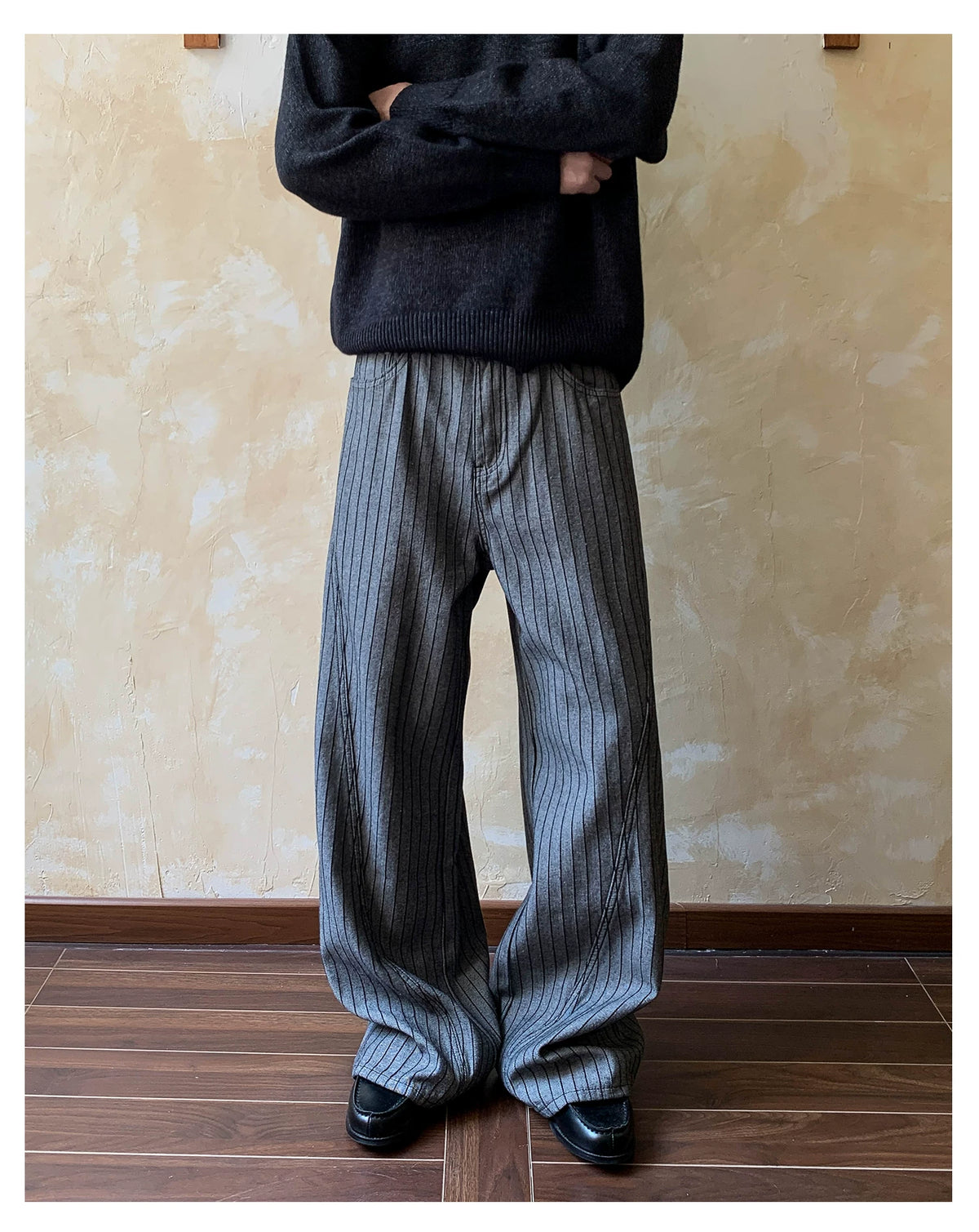 Avant-Garde Spiral Seam Pinstripe Baggy Pants