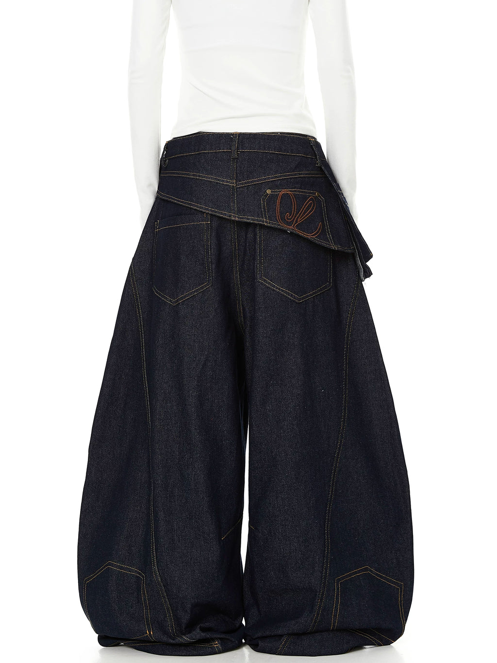 Belted Utility Cargo Pouch Curved Wide-Leg Jeans