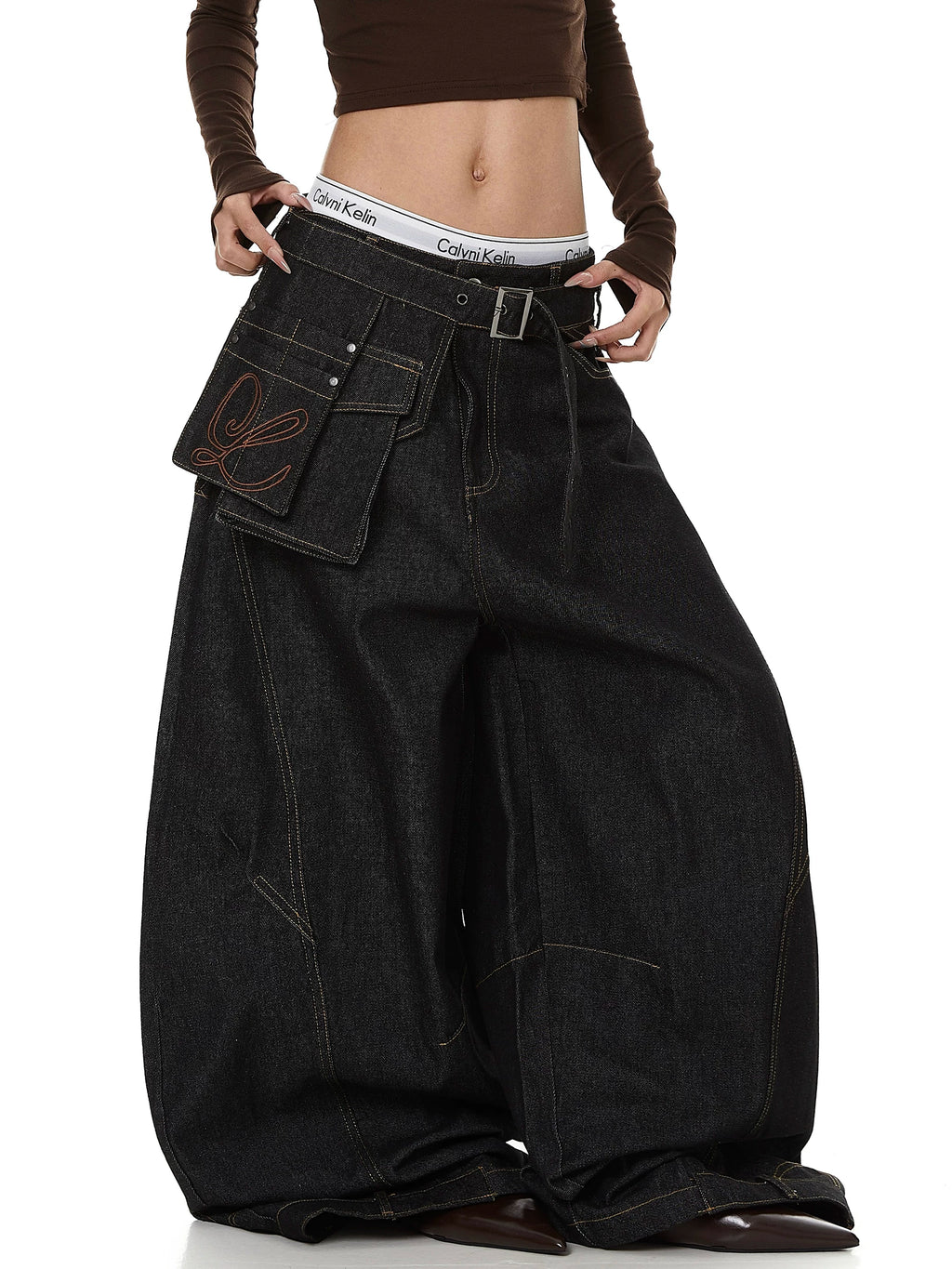 Belted Utility Cargo Pouch Curved Wide-Leg Jeans