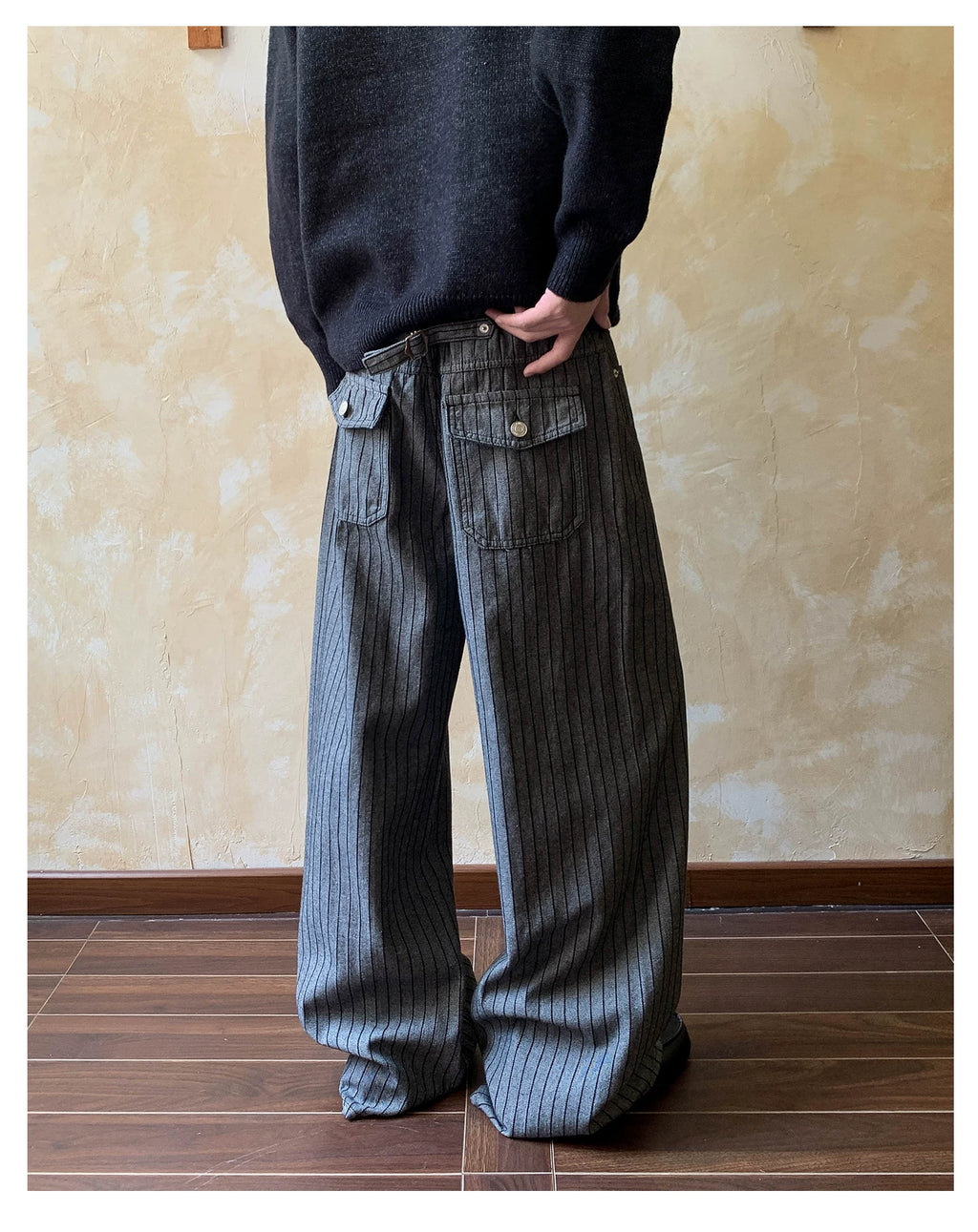 Avant-Garde Spiral Seam Pinstripe Baggy Pants