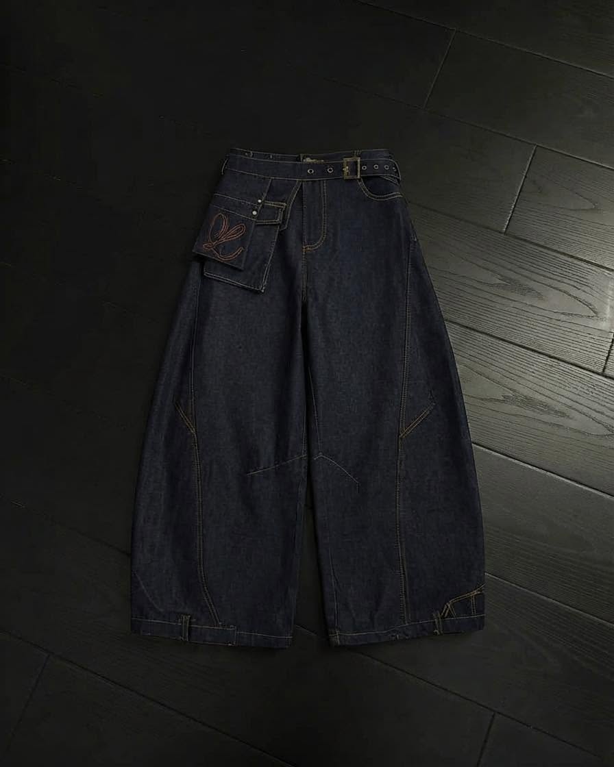 Belted Utility Cargo Pouch Curved Wide-Leg Jeans